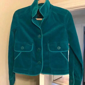 Parallel short button up coat.